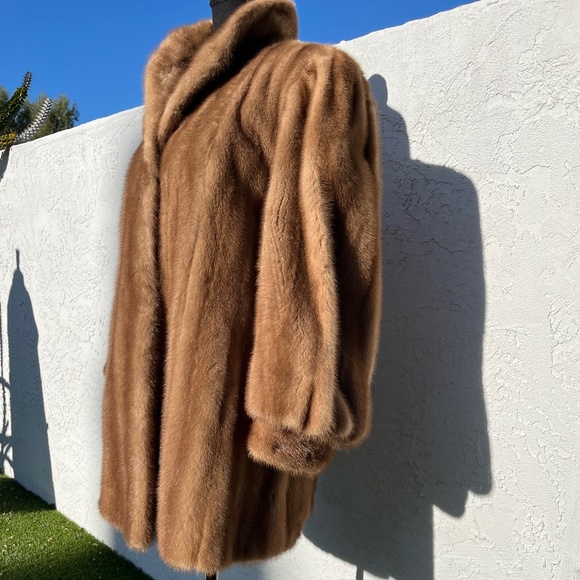 MINK COAT by McRae's Women's Medium Flawless Stylish and supple Mink Coat - Picture 2 of 14